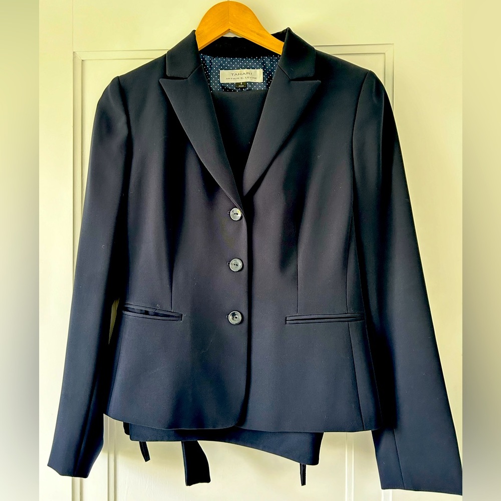 Tahar women suit navy blue size 6